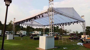 Exhibición de armazón de concierto de aluminio para eventos al aire libre con escenario y sistema de techo plano a la venta